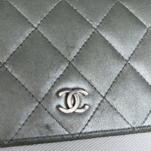Chanel Silver leather wallet - Picture 12 of 13
